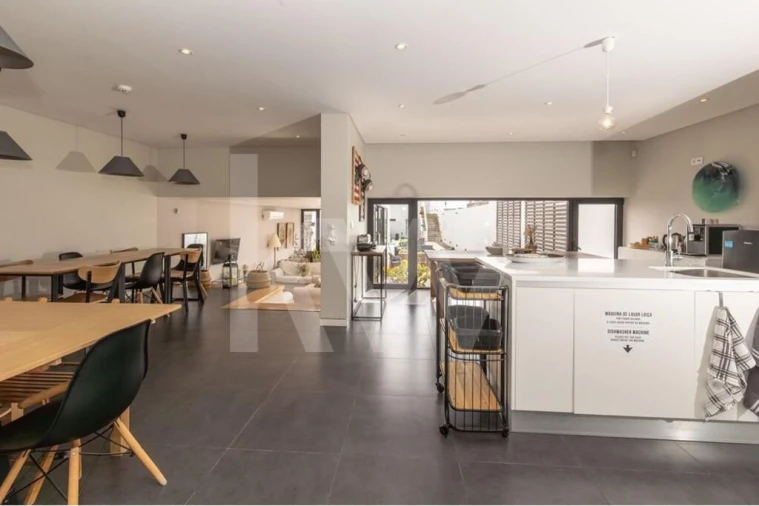 Moradia T9 para Venda em Ponta Delgada (São Sebastião) Foto 16