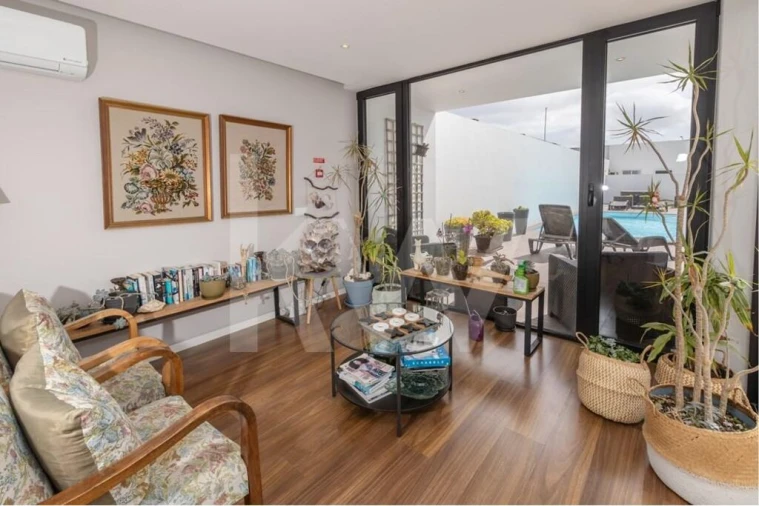 Moradia T9 para Venda em Ponta Delgada (São Sebastião) Foto 19