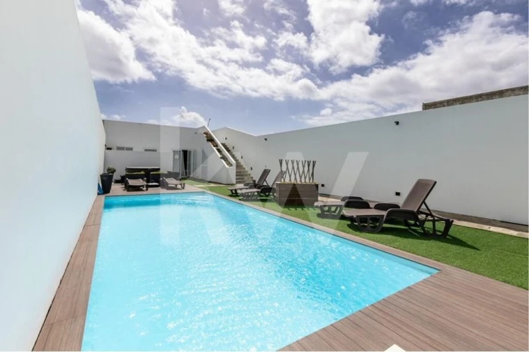 Moradia T9 para Venda em Ponta Delgada (São Sebastião) Foto 7