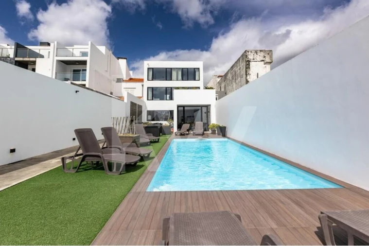 Moradia T9 para Venda em Ponta Delgada (São Sebastião) Foto 21