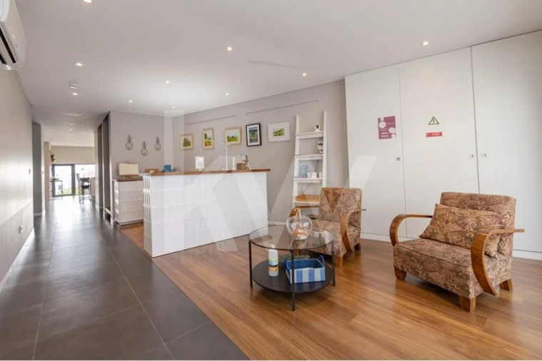 Moradia T9 para Venda em Ponta Delgada (São Sebastião) Foto 5