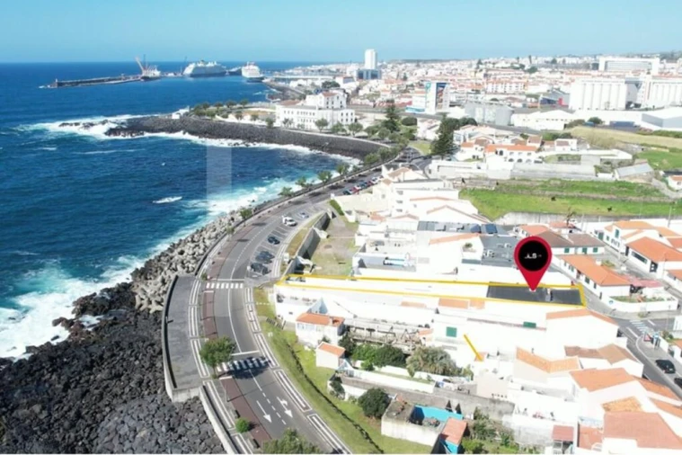 Moradia T9 para Venda em Ponta Delgada (São Sebastião) Foto 2