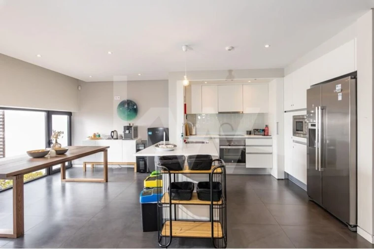 Moradia T9 para Venda em Ponta Delgada (São Sebastião) Foto 8