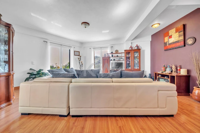 Moradia T3 para Venda em Jardim da Serra Foto 3