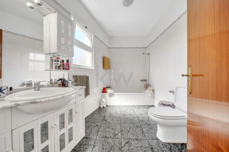 Moradia T3 para Venda em Jardim da Serra Foto 20