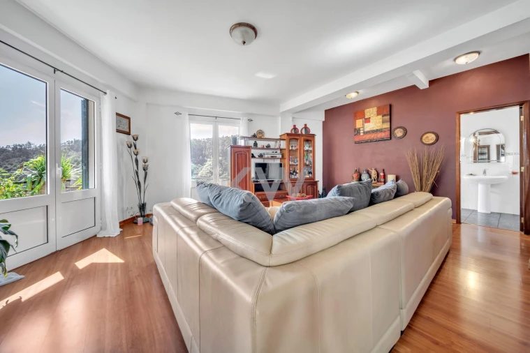 Moradia T3 para Venda em Jardim da Serra Foto 4