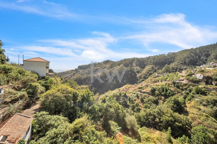 Moradia T3 para Venda em Jardim da Serra Foto 12