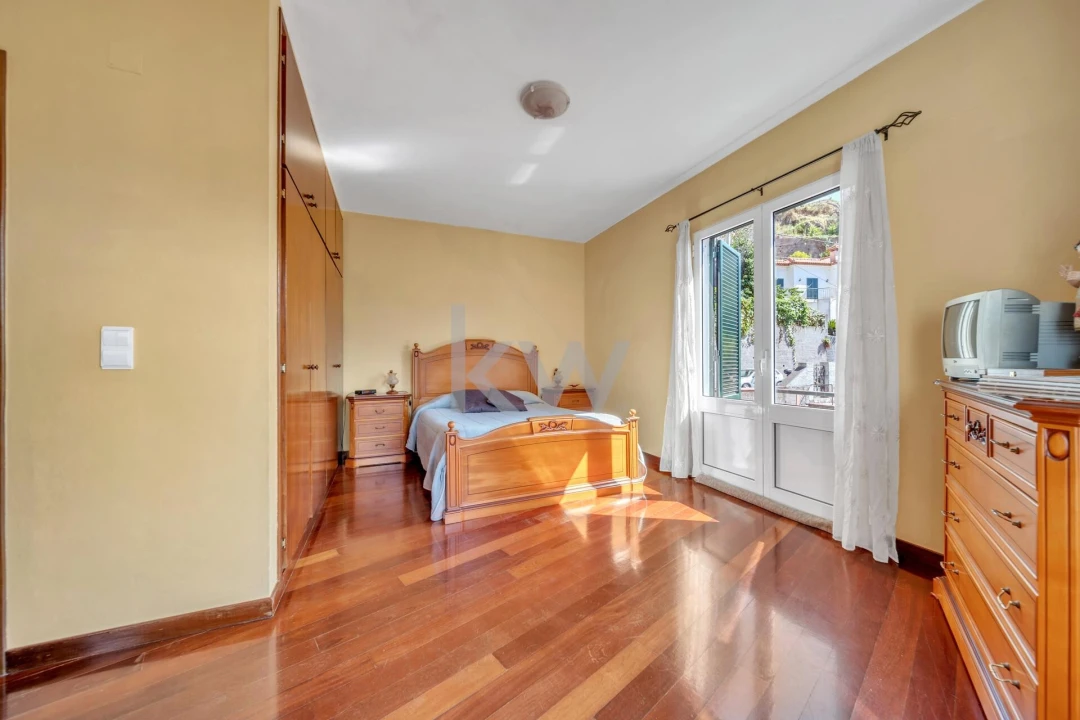 Moradia T3 para Venda em Jardim da Serra Foto 16