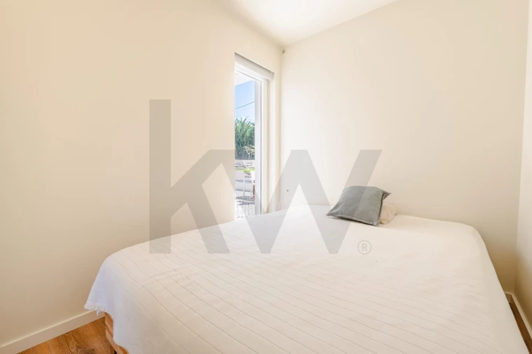 Moradia T3 para Venda em Colares Foto 12