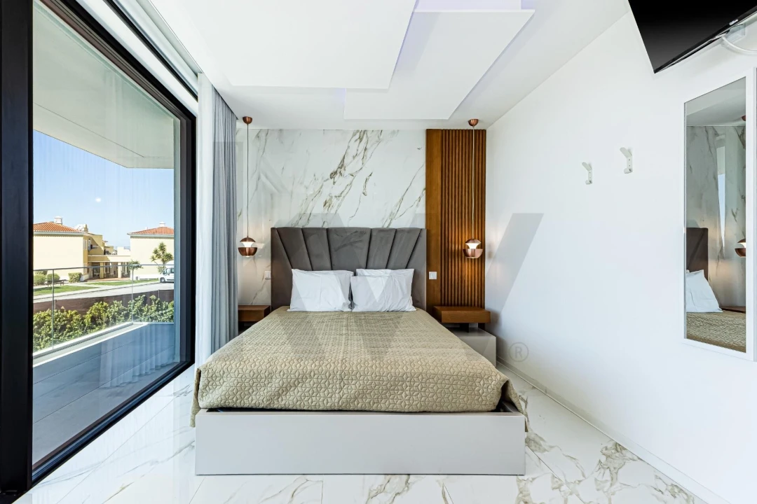 Moradia T5 para Venda em Porches Foto 18