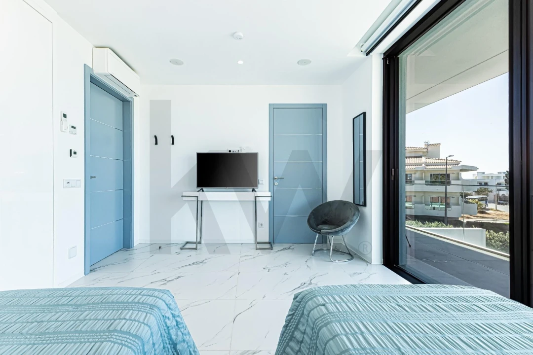 Moradia T5 para Venda em Porches Foto 23