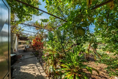 Moradia T6 para Venda em Santa Cruz