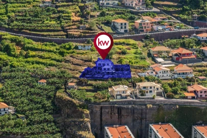 Moradia T6 para Venda em Santa Cruz
