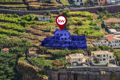 Moradia T6 para Venda em Santa Cruz