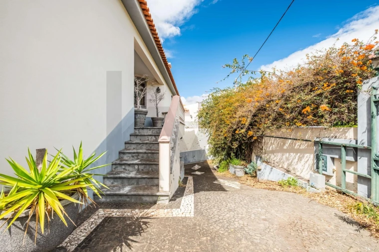 Moradia T4 para Venda em Funchal (Santa Maria Maior) Foto 44