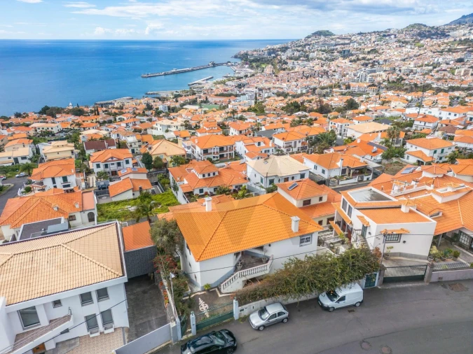 Moradia T4 para Venda em Funchal (Santa Maria Maior) Foto 56