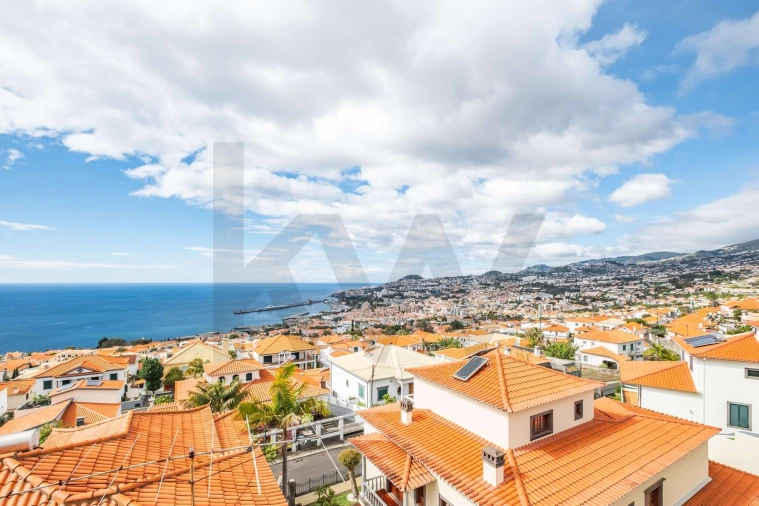 Moradia T4 para Venda em Funchal (Santa Maria Maior) Foto 33