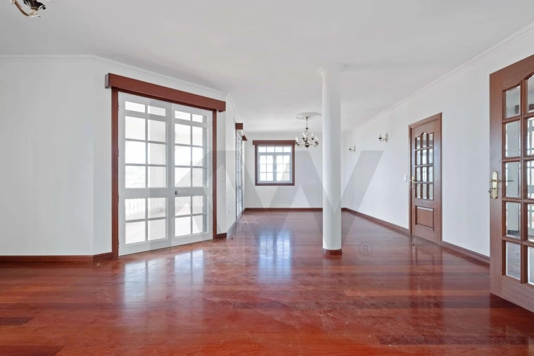 Moradia T4 para Venda em Funchal (Santa Maria Maior) Foto 7