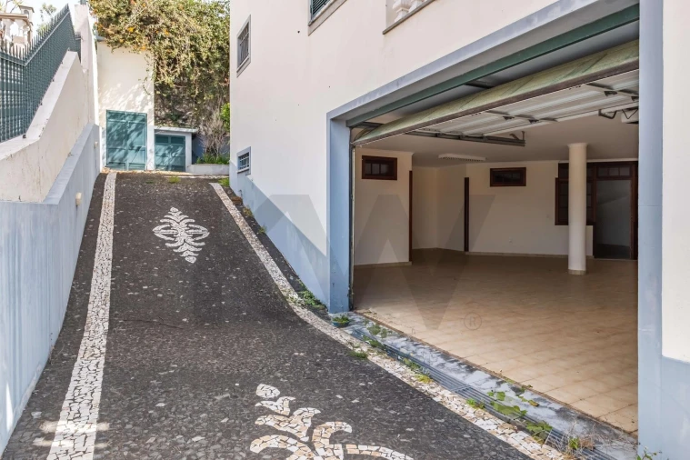 Moradia T4 para Venda em Funchal (Santa Maria Maior) Foto 41