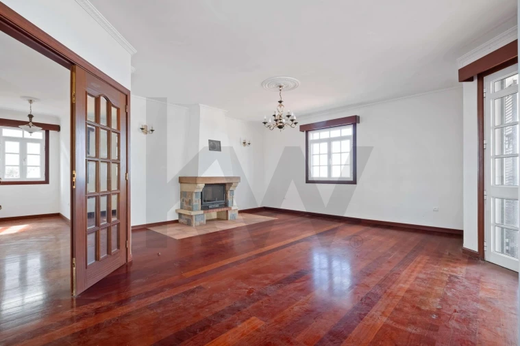 Moradia T4 para Venda em Funchal (Santa Maria Maior) Foto 4