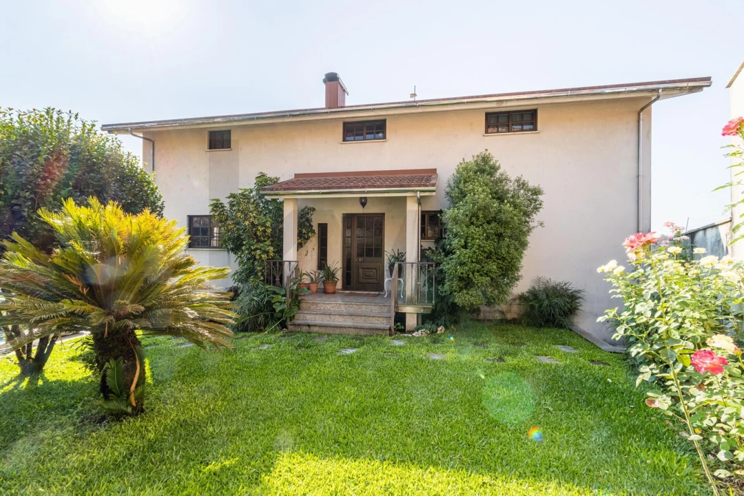 Moradia T5 para Venda em Arões Foto 11