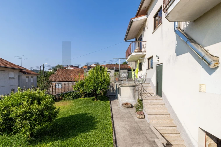 Moradia T5 para Venda em Arões Foto 6