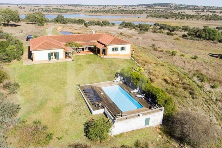 Quinta T6 para Venda em Alcaçovas Foto 2