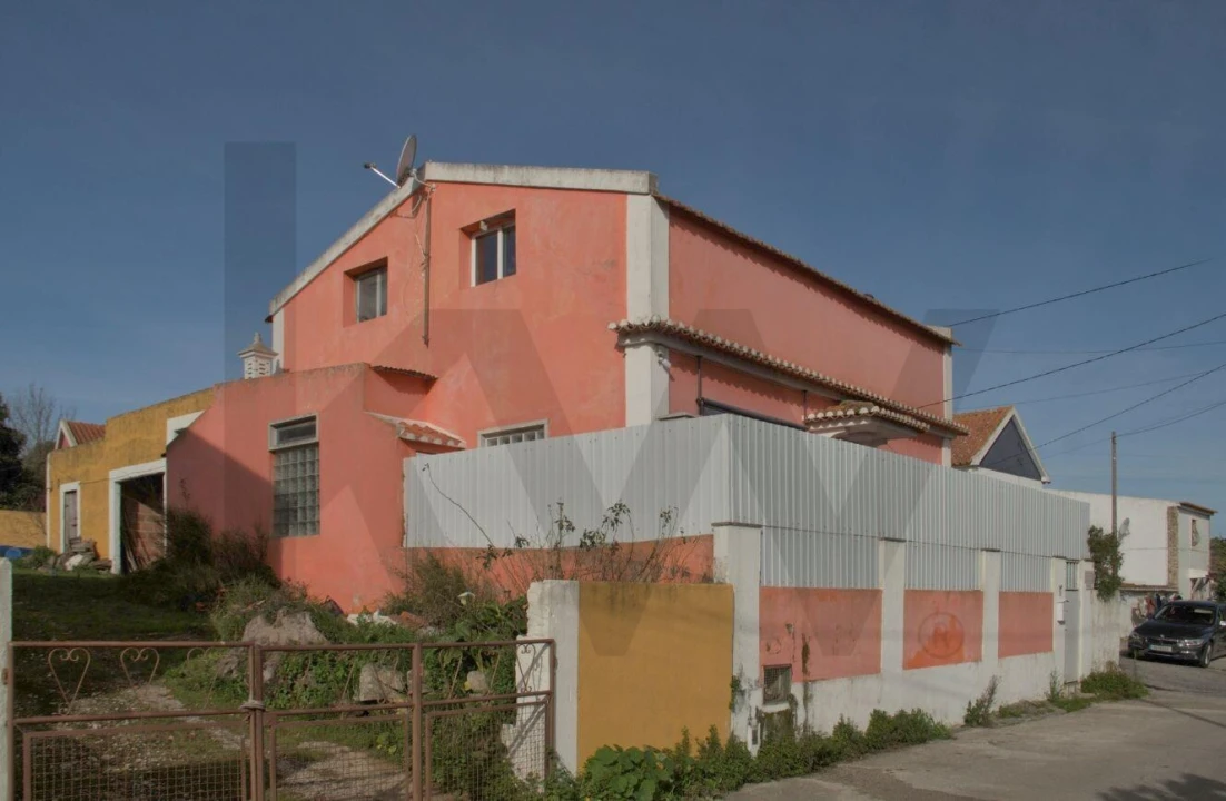 Moradia T3 para Venda em Igreja Nova e Cheleiros Foto 3