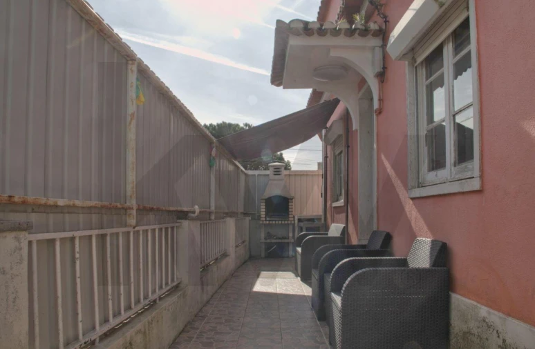 Moradia T3 para Venda em Igreja Nova e Cheleiros Foto 5