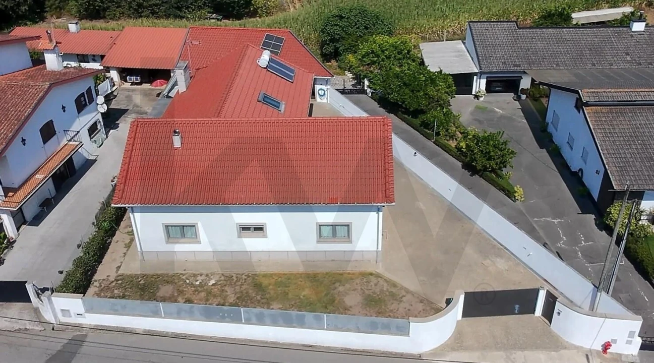 Moradia T3 para Venda em O. Azeméis, Riba-Ul, Ul, Macinhata Seixa, Madail Foto 2