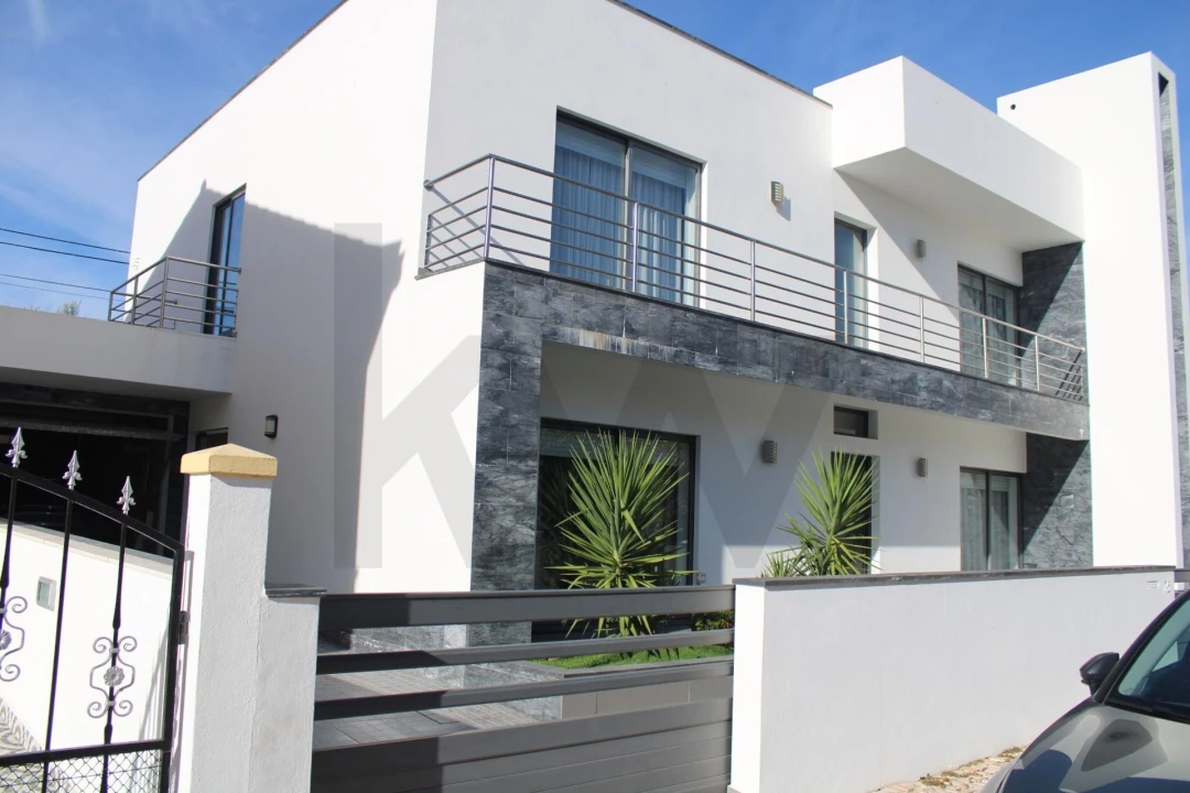 Moradia T4 para Venda em São Bento do Cortiço e Santo Estêvão Foto 1