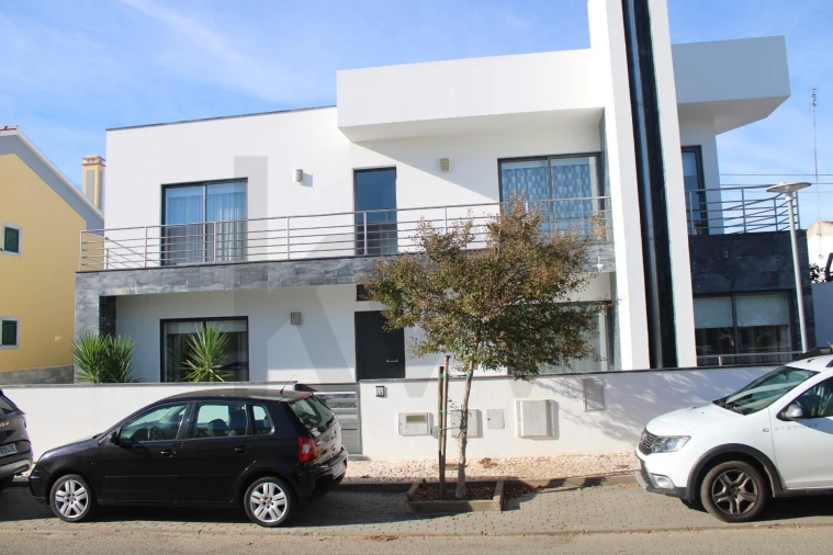 Moradia T4 para Venda em São Bento do Cortiço e Santo Estêvão Foto 3