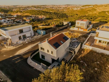 Moradia T4 para Venda em São Domingos de Rana