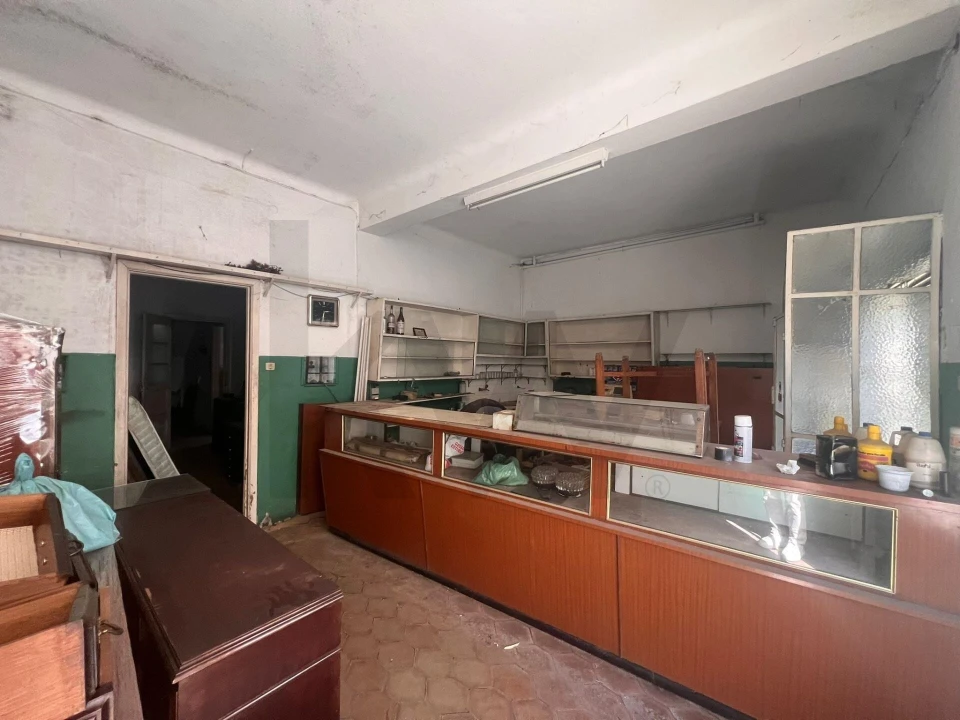 Prédio para Venda em São João da Madeira Foto 8