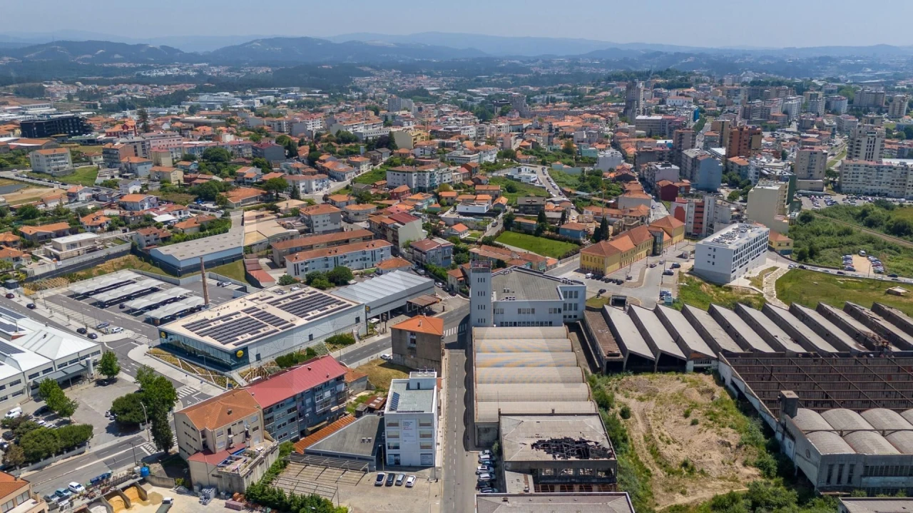 Loja para Venda em São João da Madeira Foto 49