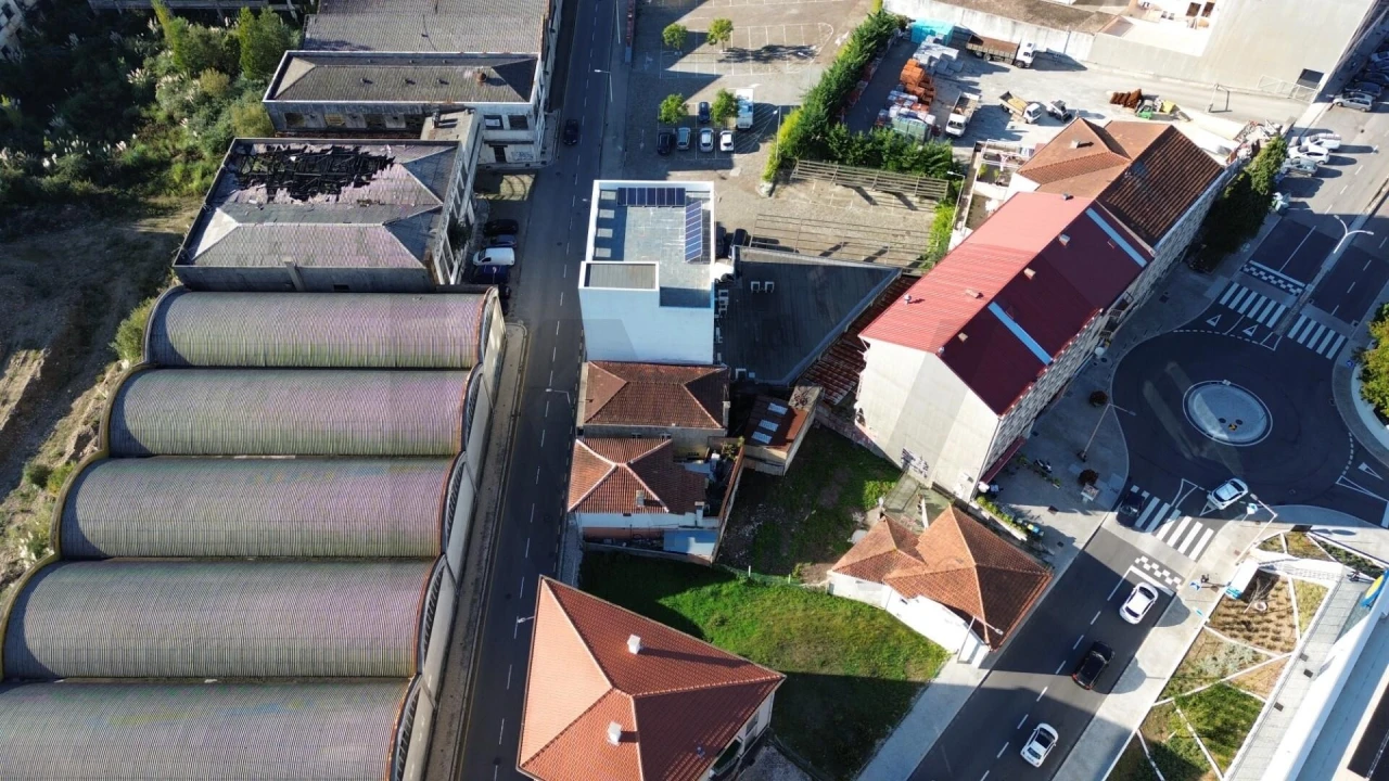 Prédio para Venda em São João da Madeira Foto 27