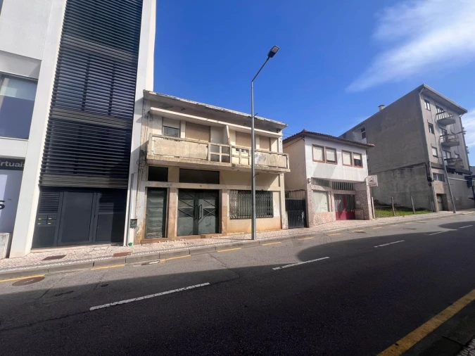 Prédio para Venda em São João da Madeira Foto 3