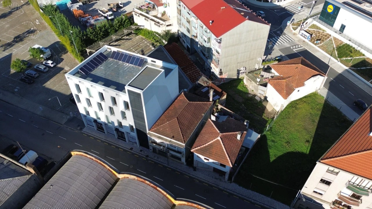 Prédio para Venda em São João da Madeira Foto 24
