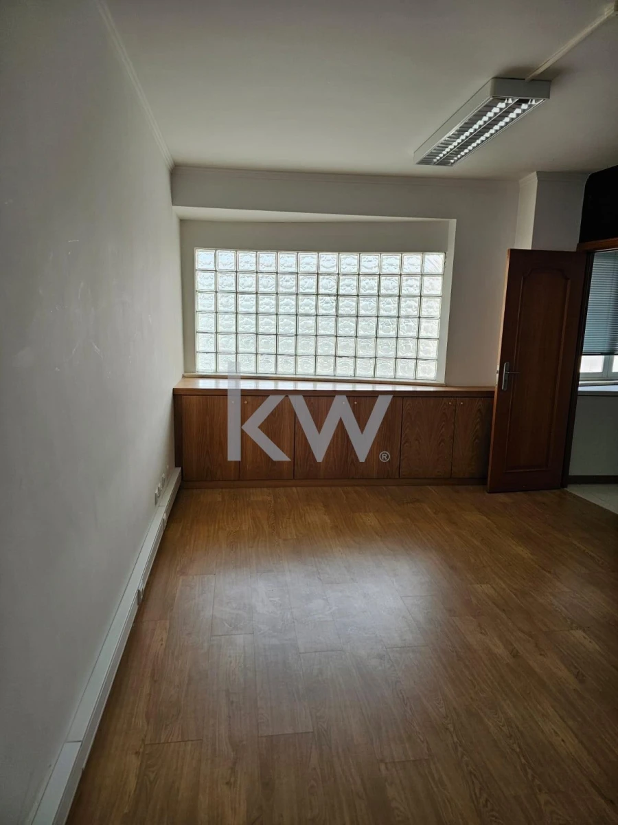 Escritório para Venda em Rio de Mouro Foto 7