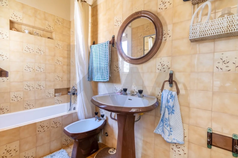 Apartamento T2 para Venda em Beato Foto 2