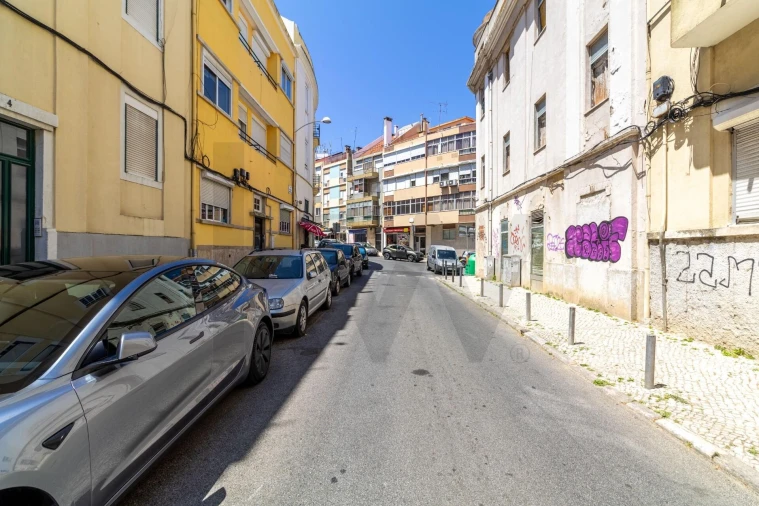 Apartamento T2 para Venda em Beato Foto 6