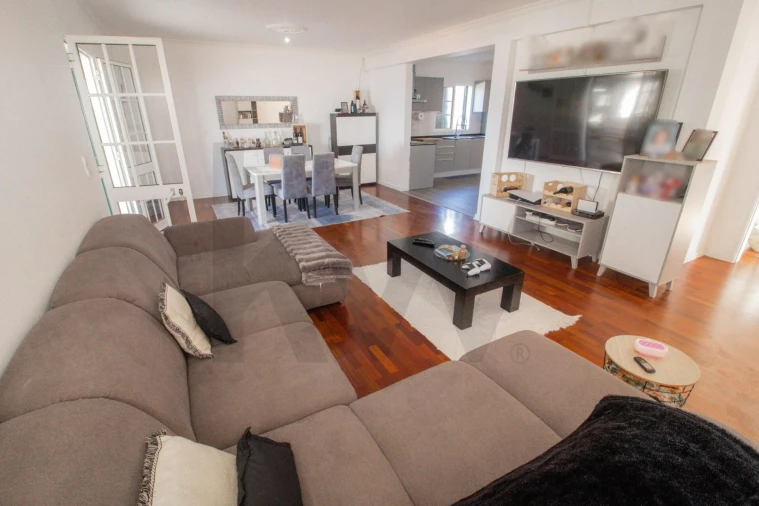 Moradia T3 para Venda em São Roque Foto 2