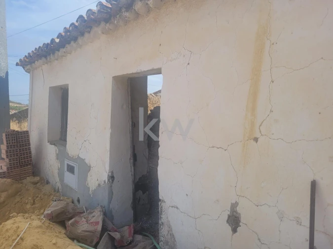 Armazém para Venda em Martim Longo