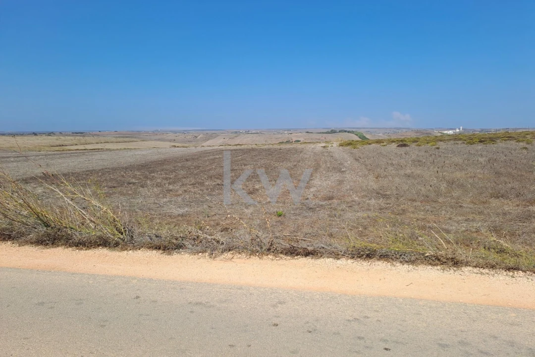 Terreno para Venda em Vila do Bispo e Raposeira Foto 2