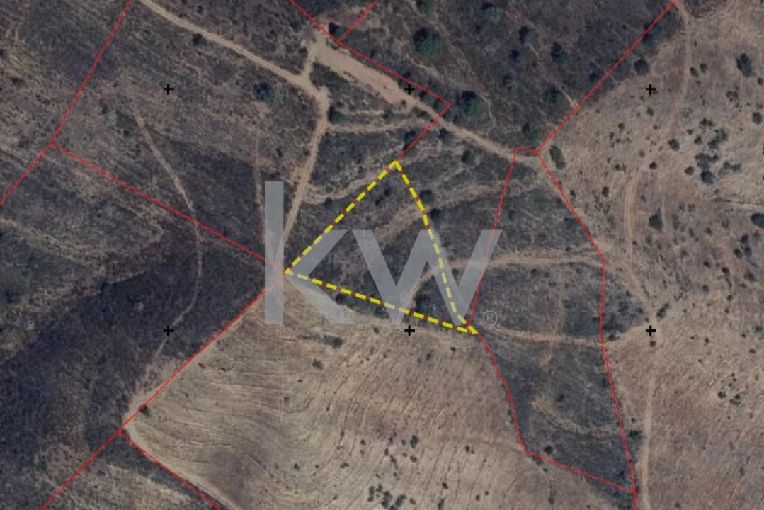 Terreno para Venda em Martim Longo Foto 3