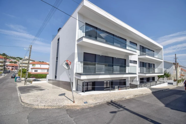 Apartamento T3 para Arrendamento em Ramada e Caneças Foto 1