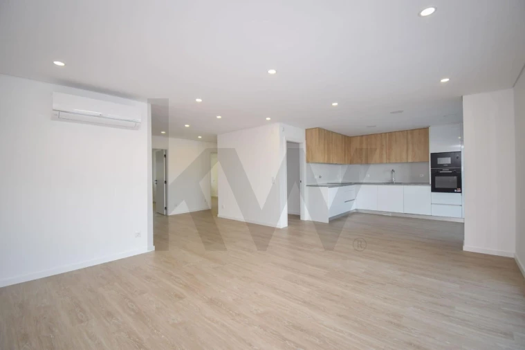 Apartamento T3 para Arrendamento em Ramada e Caneças Foto 3