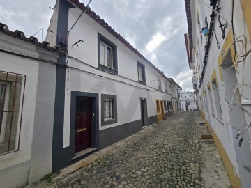 Moradia T1 para Venda em Évora (São Mamede, Sé, São Pedro e Santo Antão)