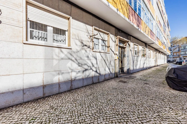 Prédio para Venda em Alfragide Foto 4