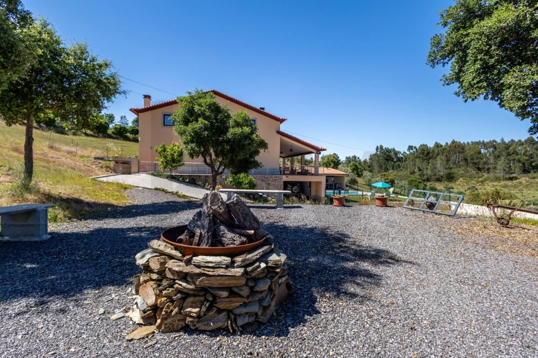 Quinta T6 para Venda em Benquerenças Foto 68